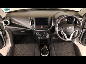 Toyota Vitz 1.0 XR manual - Image 8
