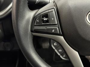 Toyota Vitz 1.0 XR manual - Image 9