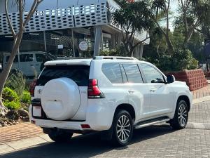 Toyota Land Cruiser Prado 2.8GD VX-L - Image 2