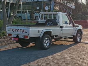 Toyota Land Cruiser 79 4.5D-4D V8 single cab LX - Image 2