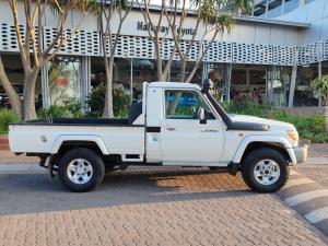 Toyota Land Cruiser 79 4.5D-4D V8 single cab LX - Image 3