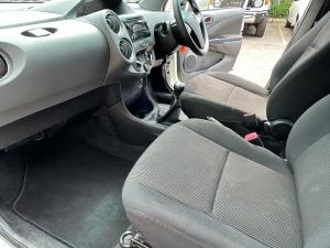 Toyota Etios sedan 1.5 Sprint - Image 7