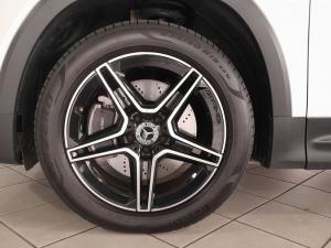 Mercedes-Benz GLB GLB220d 4Matic Progressive - Image 3