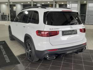 Mercedes-Benz GLB GLB220d 4Matic Progressive - Image 5