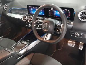 Mercedes-Benz GLB GLB220d 4Matic Progressive - Image 8