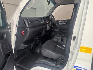 Toyota QUANTUM/HIACE 2.5 D-4D Sesfikile 16s - Image 10