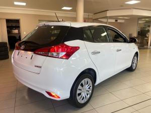 Toyota Yaris 1.5 Xi - Image 2