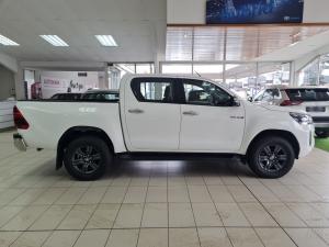 Toyota Hilux 2.8GD-6 double cab 4x4 Raider auto - Image 4