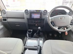 Toyota Land Cruiser 79 4.5D-4D V8 double cab LX - Image 8