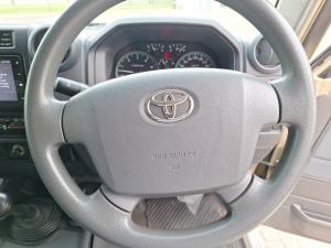 Toyota Land Cruiser 79 4.5D-4D V8 double cab LX - Image 12