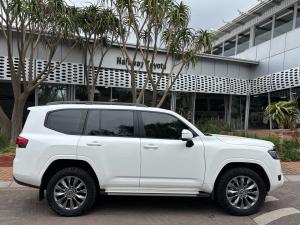 Toyota Land Cruiser 300 3.3D GX-R - Image 3