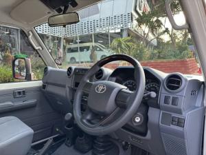 Toyota Land Cruiser 79 4.5D-4D V8 single cab LX - Image 7
