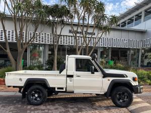 Toyota Land Cruiser 79 4.5D-4D V8 single cab LX - Image 3