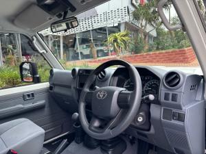 Toyota Land Cruiser 79 4.5D-4D V8 single cab LX - Image 7