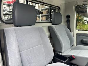 Toyota Land Cruiser 79 4.5D-4D V8 single cab LX - Image 10