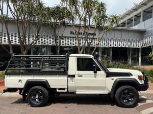 Toyota Land Cruiser 79 4.5D-4D V8 single cab LX - Image 3