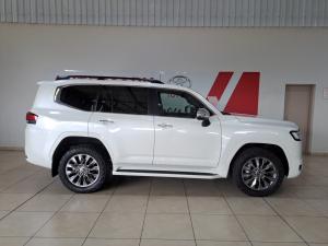 Toyota Land Cruiser 300 3.3D ZX - Image 8