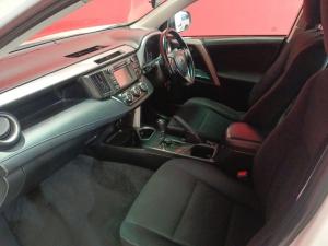 Toyota RAV4 2.0 GX automatic - Image 7