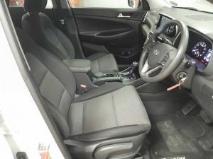 Hyundai Tucson 2.0 Premium automatic - Image 11