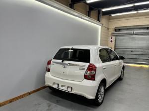 Toyota Etios hatch 1.5 Sprint - Image 4