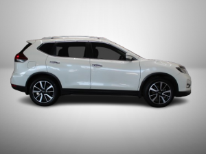 Nissan X-Trail 2.5 4x4 Tekna - Image 4