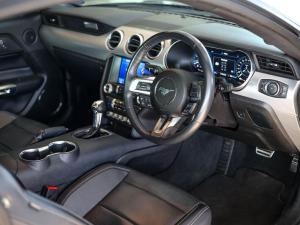 Ford Mustang 5.0 GT fastback - Image 12