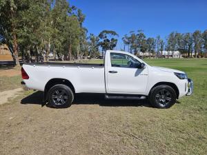 Toyota Hilux 2.4GD-6 single cab Raider manual - Image 10