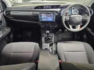 Toyota Hilux 2.4GD-6 single cab Raider manual - Image 13