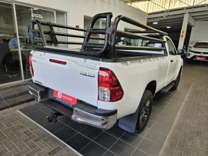 Toyota Hilux 2.4GD-6 single cab Raider manual - Image 2
