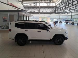 Toyota Land Cruiser 300 3.3D GR-Sport - Image 3
