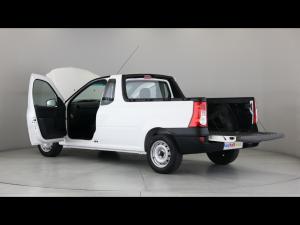 Nissan NP200 1.6i safety pack (aircon) - Image 10