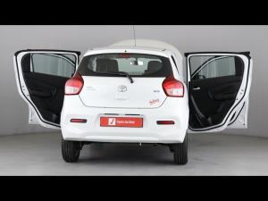 Toyota Vitz 1.0 XR manual - Image 9