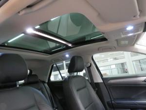 Volkswagen T-ROC 2.0 TSI Design 4MOT DSG - Image 16