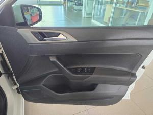 Volkswagen Polo 1.0 TSI Comfortline DSG - Image 15