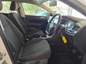 Volkswagen Polo 1.0 TSI Comfortline DSG - Image 18