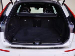 Volvo XC60 D5 AWD Momentum - Image 4