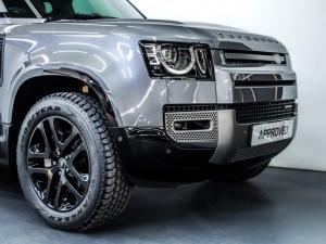 Land Rover Defender 110 D300 X-Dynamic HSE - Image 3