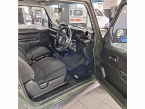 Suzuki Jimny 1.5 GLX AllGrip 3-door manual - Image 6