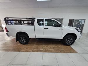 Toyota Hilux 2.4GD-6 Xtra cab Raider manual - Image 5