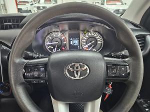 Toyota Hilux 2.4GD-6 Xtra cab Raider manual - Image 12