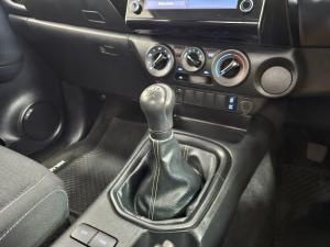 Toyota Hilux 2.4GD-6 Xtra cab Raider manual - Image 14
