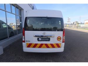 Toyota Quantum 2.8 SLWB bus 14-seater GL manual - Image 11