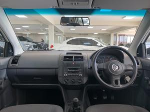 Volkswagen Polo Vivo sedan 1.4 Trendline - Image 16