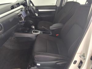 Toyota Hilux 2.8GD-6 double cab 4x4 Raider auto - Image 9