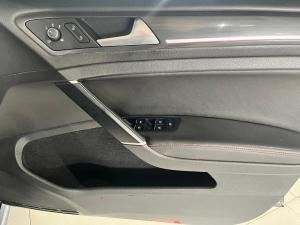 Volkswagen Golf GTI - Image 6