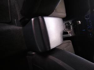 Toyota Hilux 2.4GD-6 double cab 4x4 Raider auto - Image 12