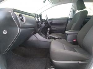 Toyota Corolla Quest 1.8 Plus manual - Image 9