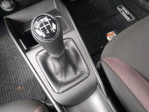 Toyota Starlet Cross 1.5 XS manual - Image 17