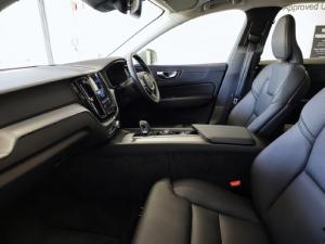 Volvo XC60 B5 AWD Essential - Image 15