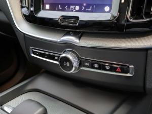 Volvo XC60 B5 AWD Essential - Image 19